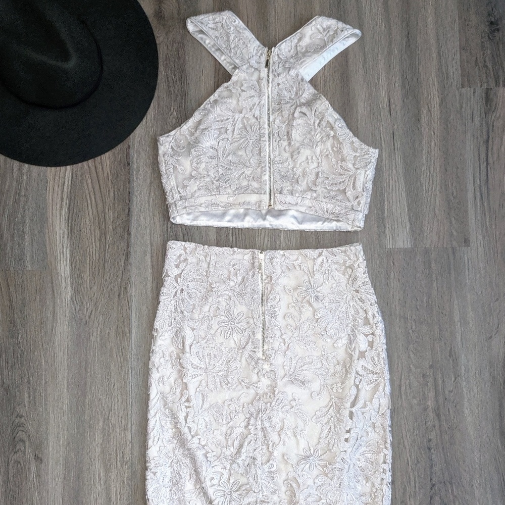 Marciano Cream Lace Crop Top & Skirt Set Size 4 - Picture 3 of 8